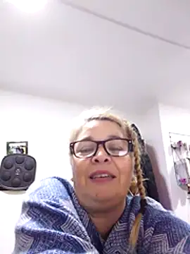 momismilf544 webcam