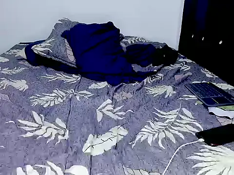 LeoBonucci2519 webcam