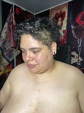Hailey_Curvy webcam