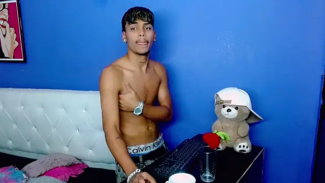 Angel_foxc13 webcam