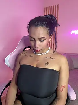 MadeleineSanez webcam