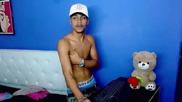 Angel_foxc13 webcam