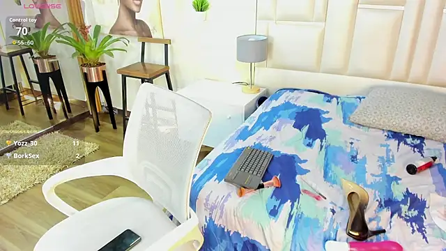 Vivi_Wollds webcam