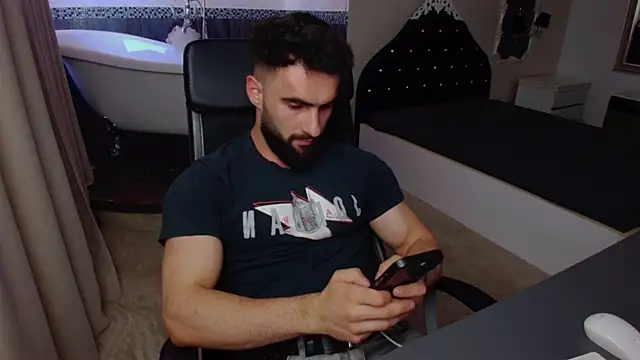 MicahLane live sex cam