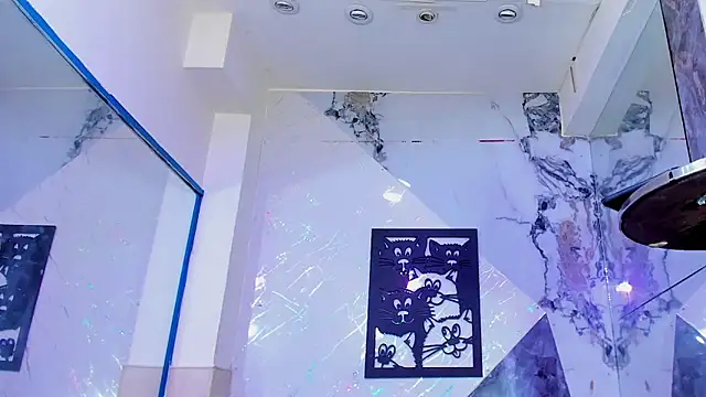 Isabella_stanford2's room