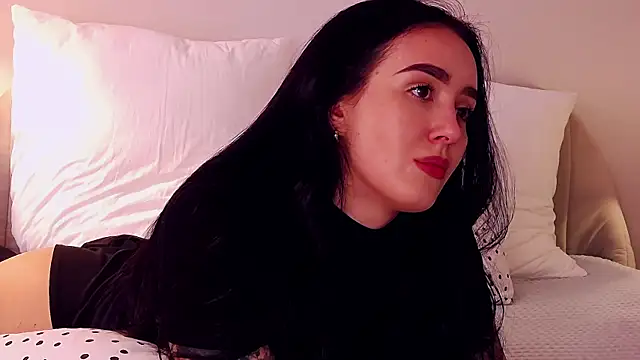 KimKhallifa webcam