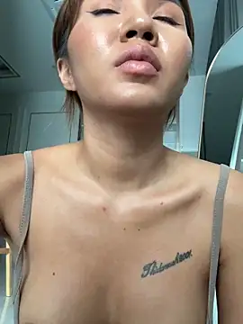 Alittleasiangirl webcam