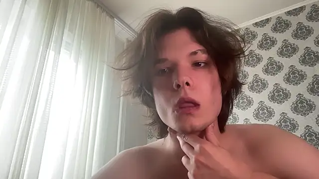 tomasdickpick (M twink) - take off a T-shirt