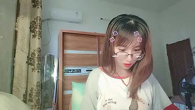 Lili_666 webcam