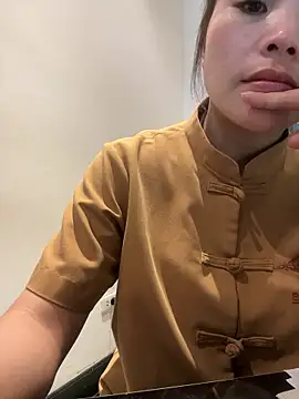 Bella_7777 webcam