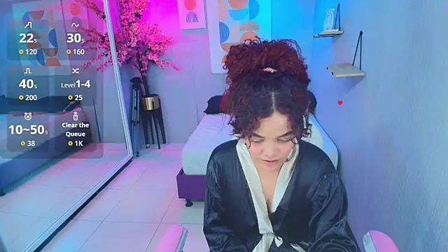 maggy_t18 (F young) - show boobs and oil