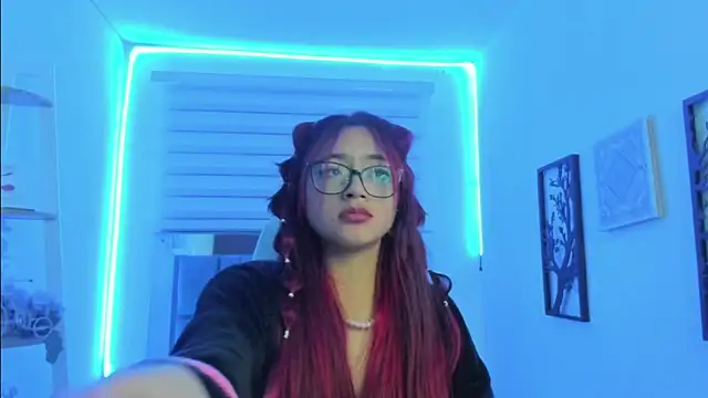 sara_red_x (F teen) - Show ass