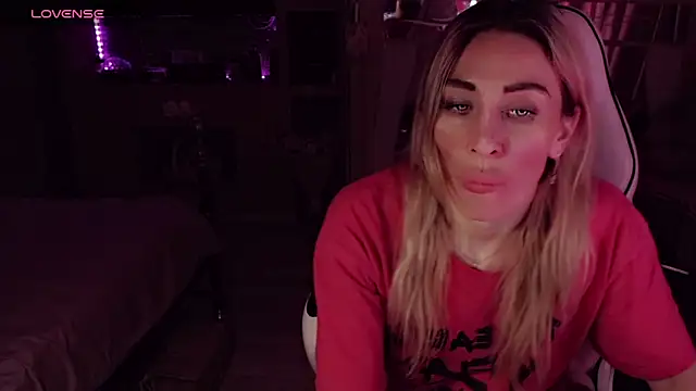 AnnieGOld_ webcam