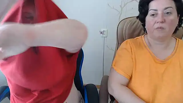 Bertie_Adeline webcam