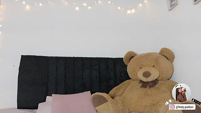 natashaparker__ - Natashaparker__'s free webcam - UK Sex Cams