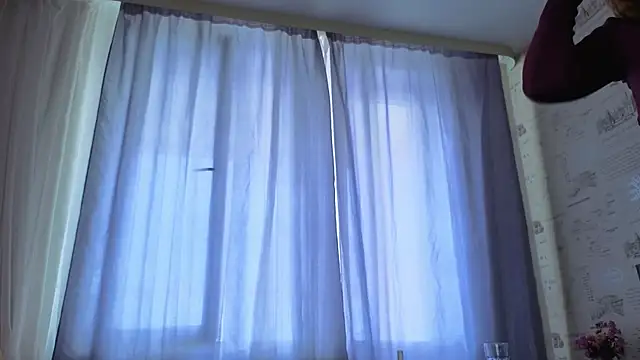 LitellyBella webcam