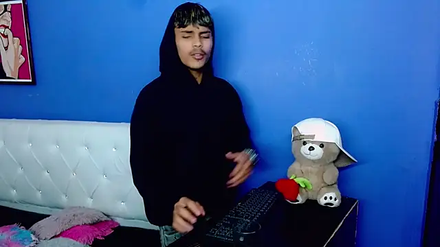 Angel_foxc13 webcam
