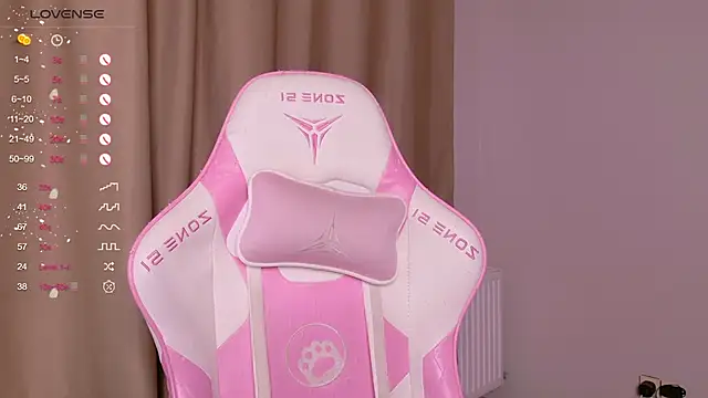 lilmelaniloveis - LilMelaniloveis's free webcam - UK Sex Cams