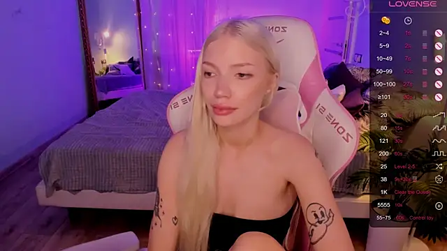 AnyaTaylor_ webcam