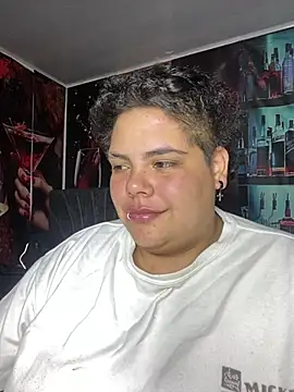 Hailey_Curvy webcam