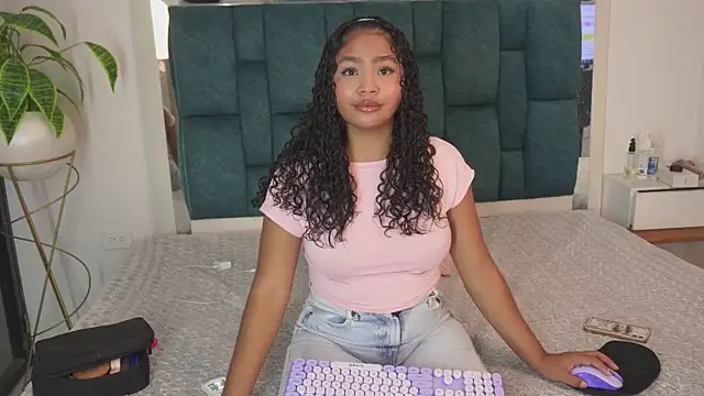Anais_aradia webcam