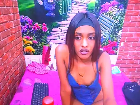 IndianPretty14u2Luv live cam on StripChat