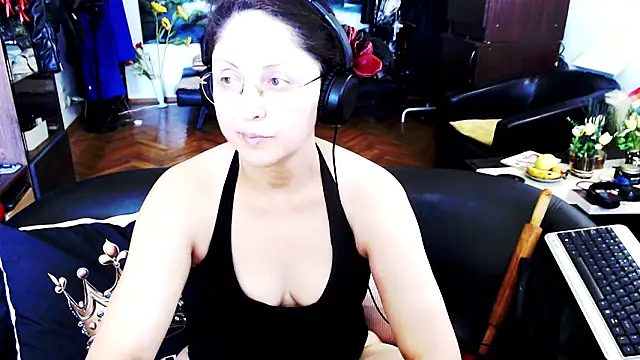 imperatriza - Imperatriza's free webcam - UK Sex Cams