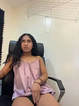 slutty_aki live cam on StripChat