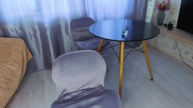LitellyBella webcam