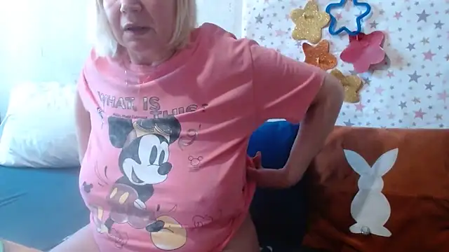 QueenLana webcam