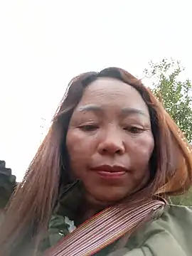 Yellow-pink webcam
