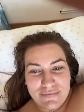 SweetCurvess webcam