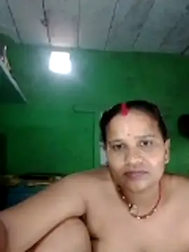Shivani09900 live cam on StripChat