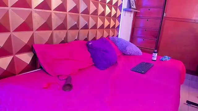 Kitty_Burn webcam