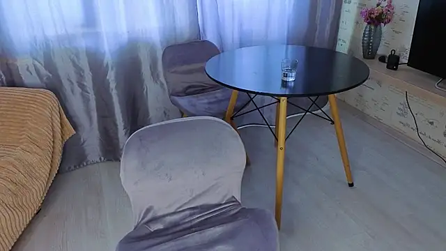 LitellyBella webcam