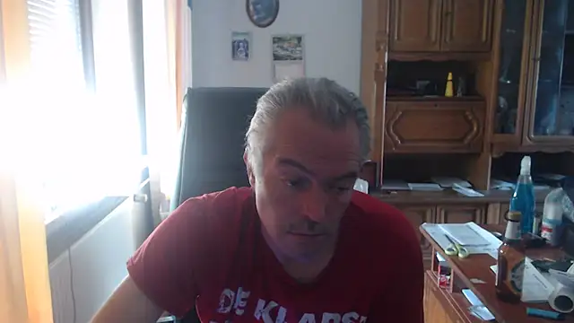 JohnnyD80 webcam