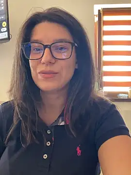 NadiraNoor webcam