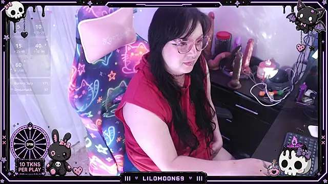 LiloMoon69 webcam