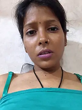 Gud_girl_Nilu webcam
