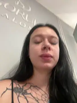 AlishaOfThorns webcam