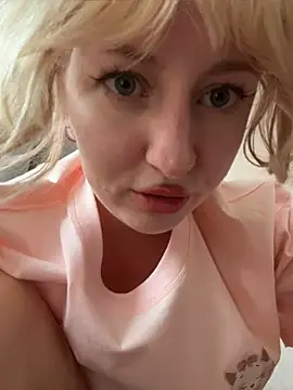 RonnieKiss webcam