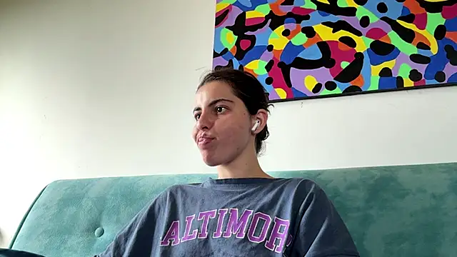 MarisaKomar webcam