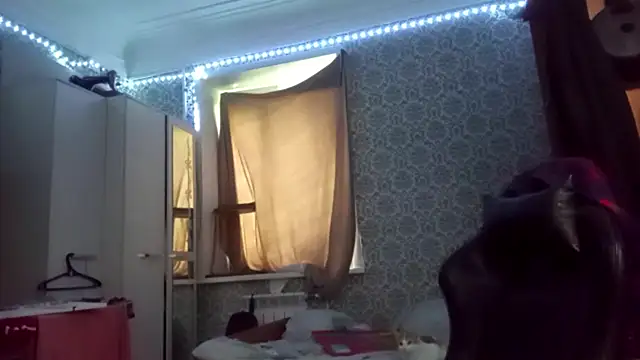 FlirtingAdele_1 webcam