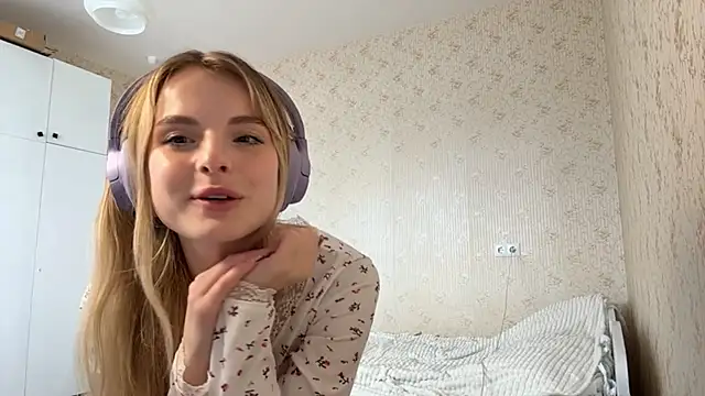 TeodoraBinney webcam