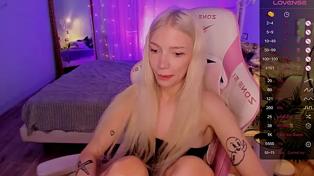 AnyaTaylor_ webcam