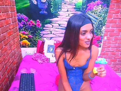 IndianPretty14u2Luv webcam