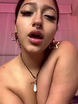 LilithMonette webcam