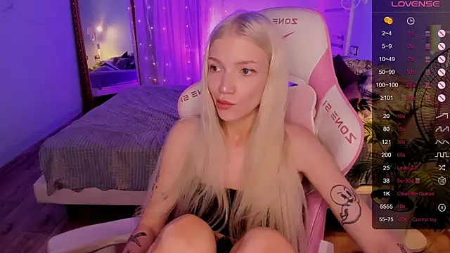 AnyaTaylor_ webcam