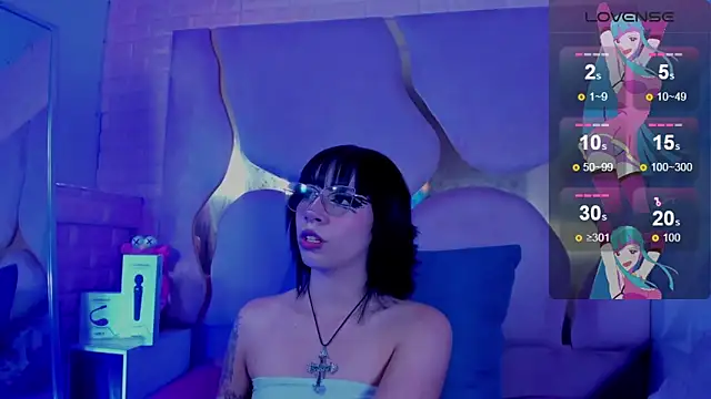 NaniiSisy webcam