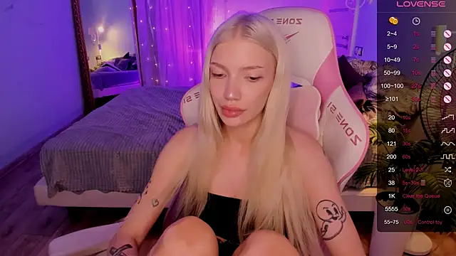 AnyaTaylor_ webcam